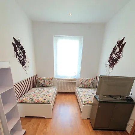 Frankes Sleep Inn, 4, 2, 1 Raumwohnungen, Sauna Φέλμπερτ